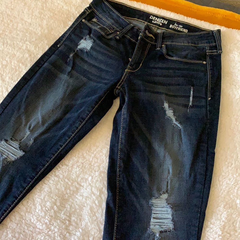 Ripped skinny jeans